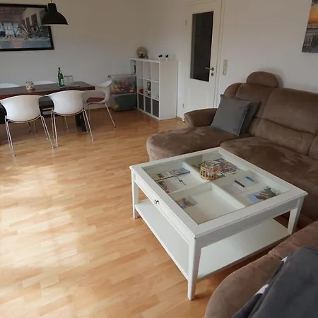 Zaunkoenigin * Norden